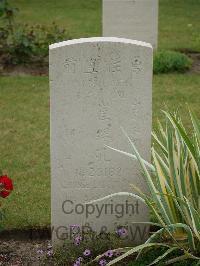 Fosse No.10 Communal Cemetery Extension Sains-En-Gohelle - Tsui Shao Hung, 